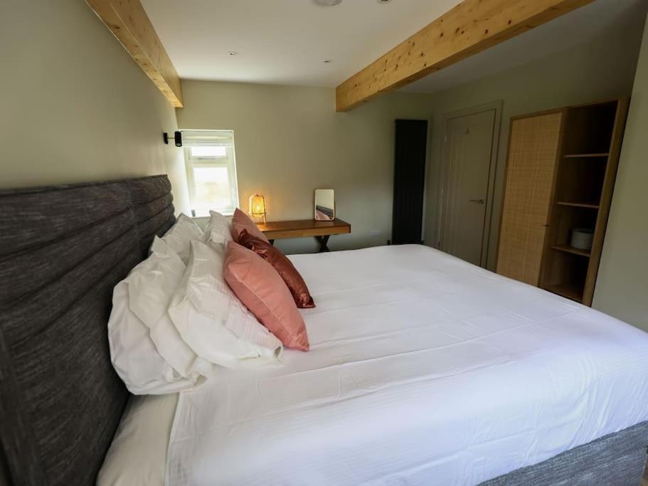 Spacious 1-Bed Apartment With Super King Or Twin In Central Charlbury, Cotswolds Dış mekan fotoğraf
