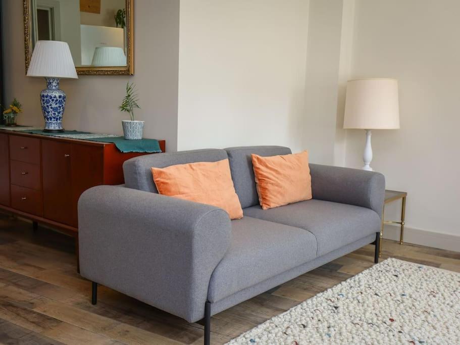 Spacious 1-Bed Apartment With Super King Or Twin In Central Charlbury, Cotswolds Dış mekan fotoğraf