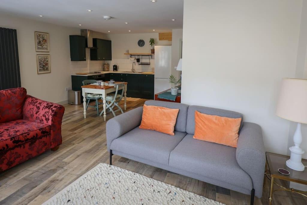 Spacious 1-Bed Apartment With Super King Or Twin In Central Charlbury, Cotswolds Dış mekan fotoğraf