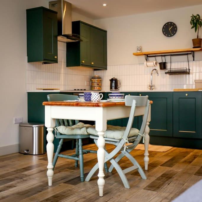 Spacious 1-Bed Apartment With Super King Or Twin In Central Charlbury, Cotswolds Dış mekan fotoğraf